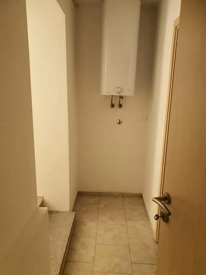 Aldi 3 Apartment Pula